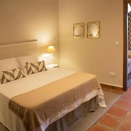 Rural Tejuelas Otel 4*
