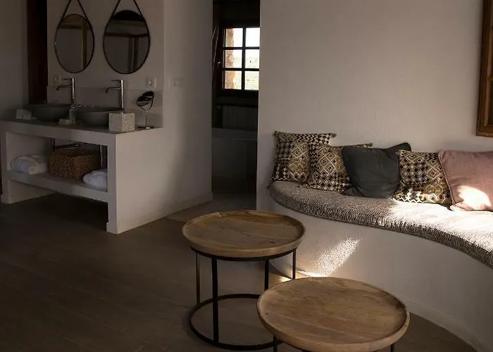 Отель Rural Tejuelas Valdecaballeros